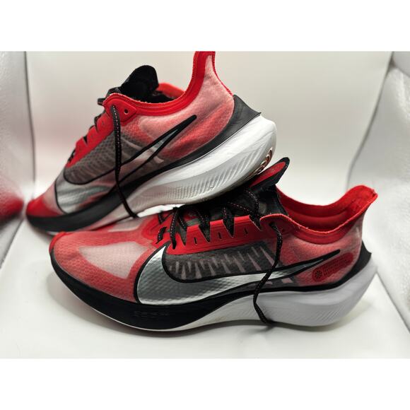 Nike Mens Zoom Gravity running Shoe in University Red & Silver main image 3